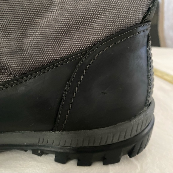 Timberland Primaloft Women's Black Leather and Gray Winter Boots - Picture 14 of 14